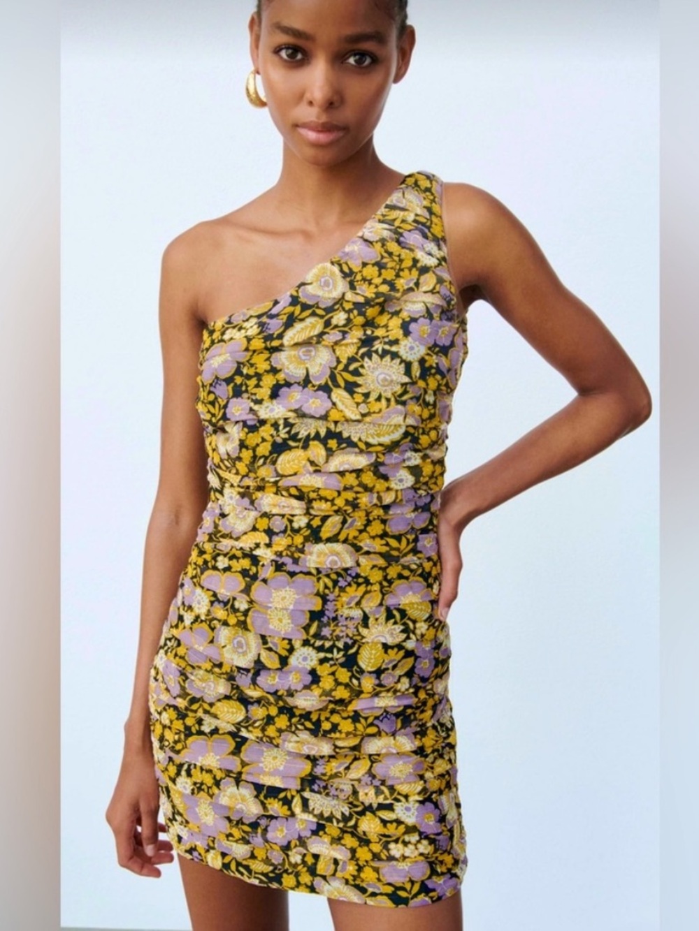 👗Zara Floral One-Shoulder Ruched Mini Dress in Yellow and Lilac